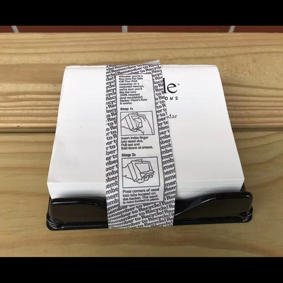 Gary Larson The Far Side 2002 Daily Desk Calendar 17th and Final Off the Wall - Picture 6 of 12